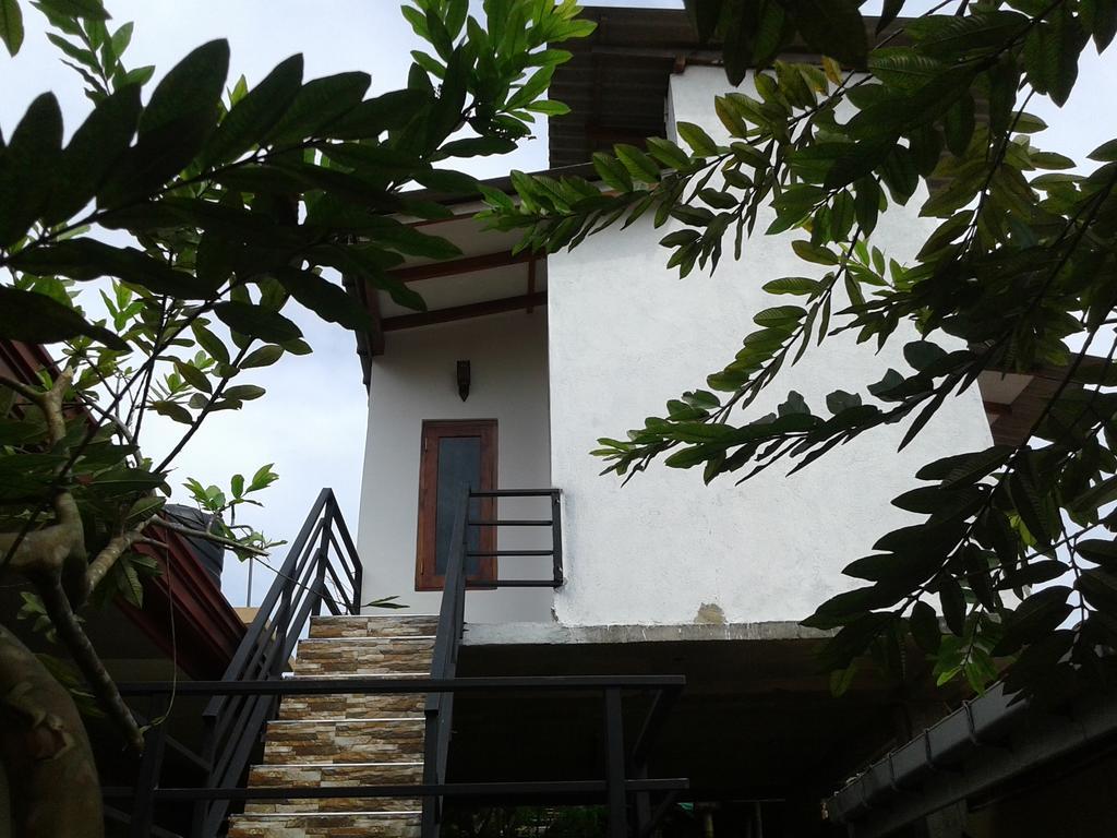 Ween Six Weligama Buitenkant foto
